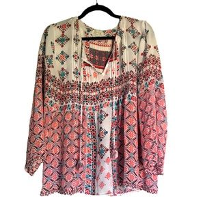 Boho style blouse with tie